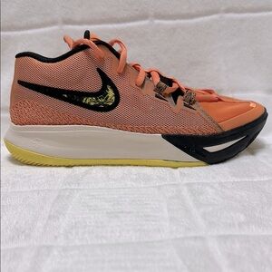 Nike Kyrie Flytrap 6 Orange and Black Sneakers Modern‎ Athletic Design